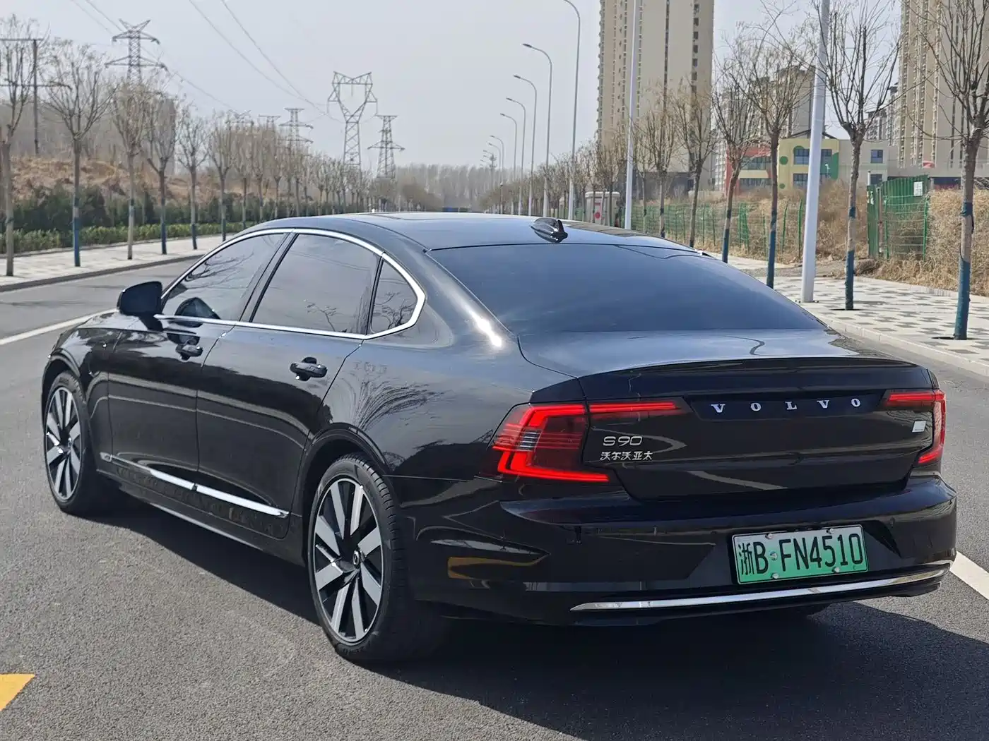 VOLVO S90 PLUG IN HYBRID