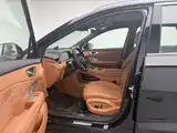 Photo 11 - Shangjie SUV