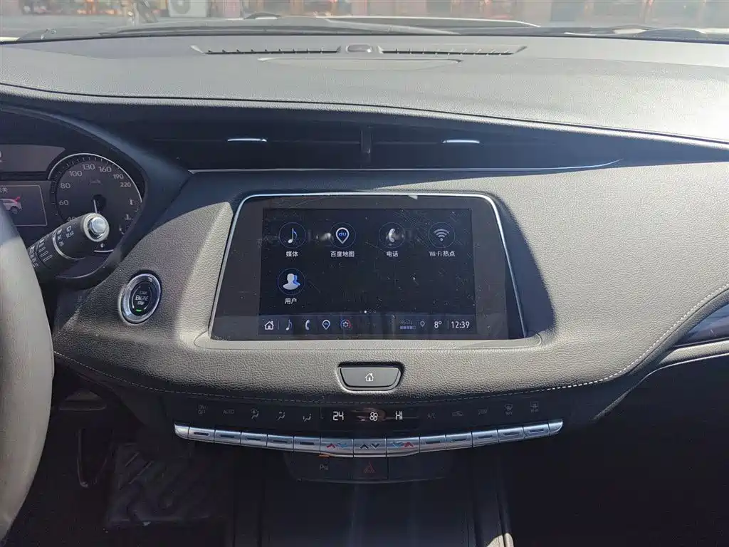 CADILLAC XT4