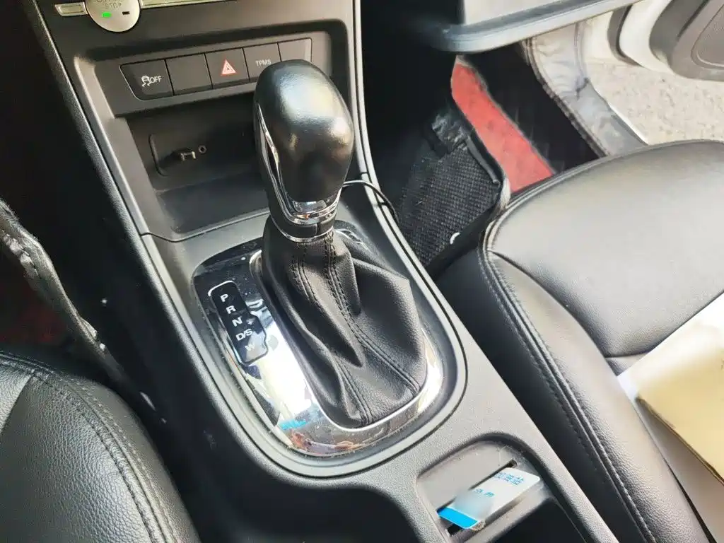 Фото 7 - Roewe 360