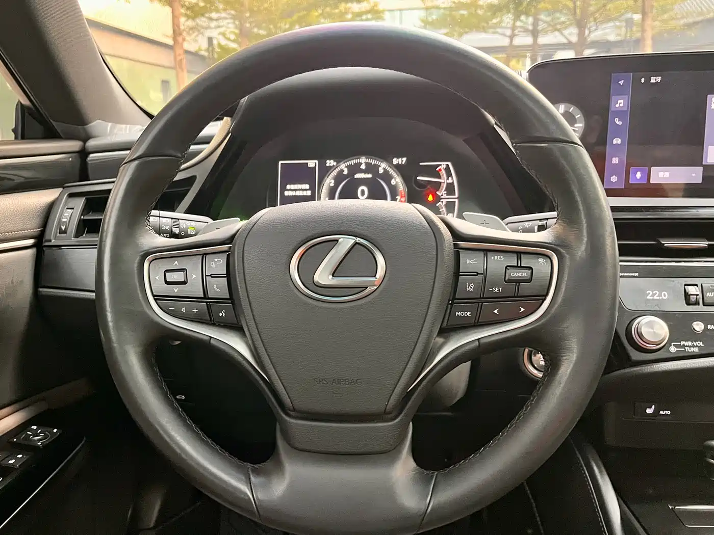 Lexus ES 2023 200 Excellence Edition фото 7