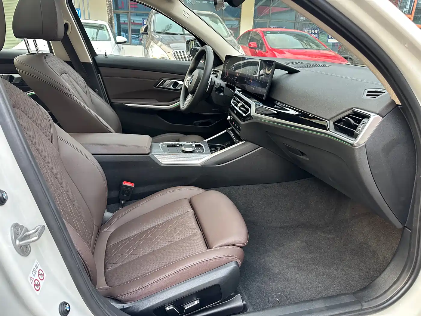 BMW 3 Series 2024 325Li M Sport Shadowline Package фото 10