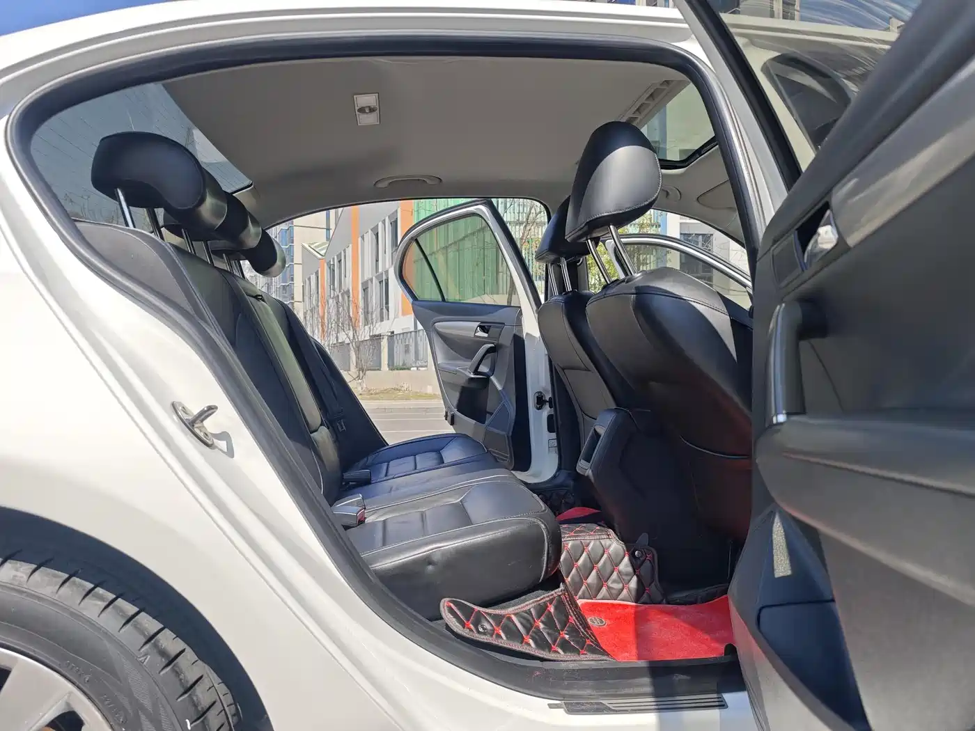 Volkswagen Lavida 2013 1.4TSI DSG Comfort Edition фото 15