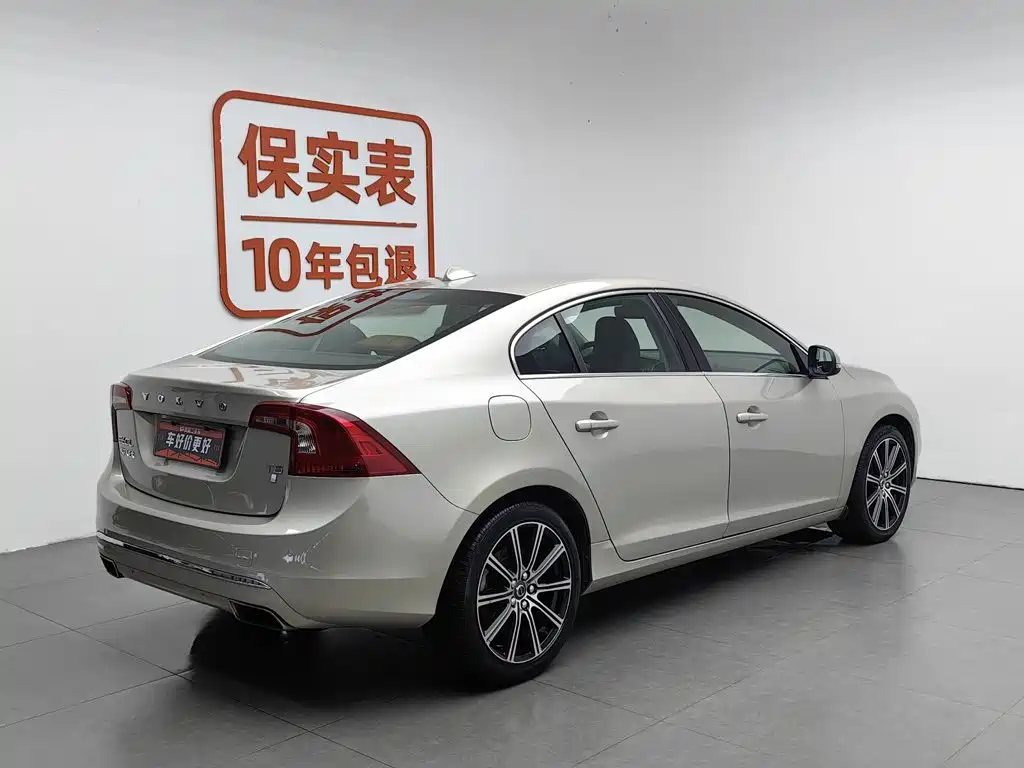 Фото 2 - Volvo S60