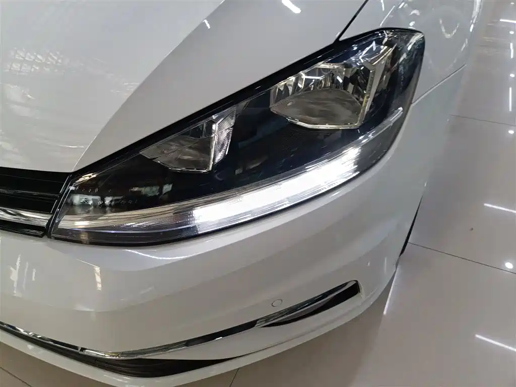 Volkswagen Golf 2020 Beloved Edition 200TSI DSG Comfort Progressive фото 24