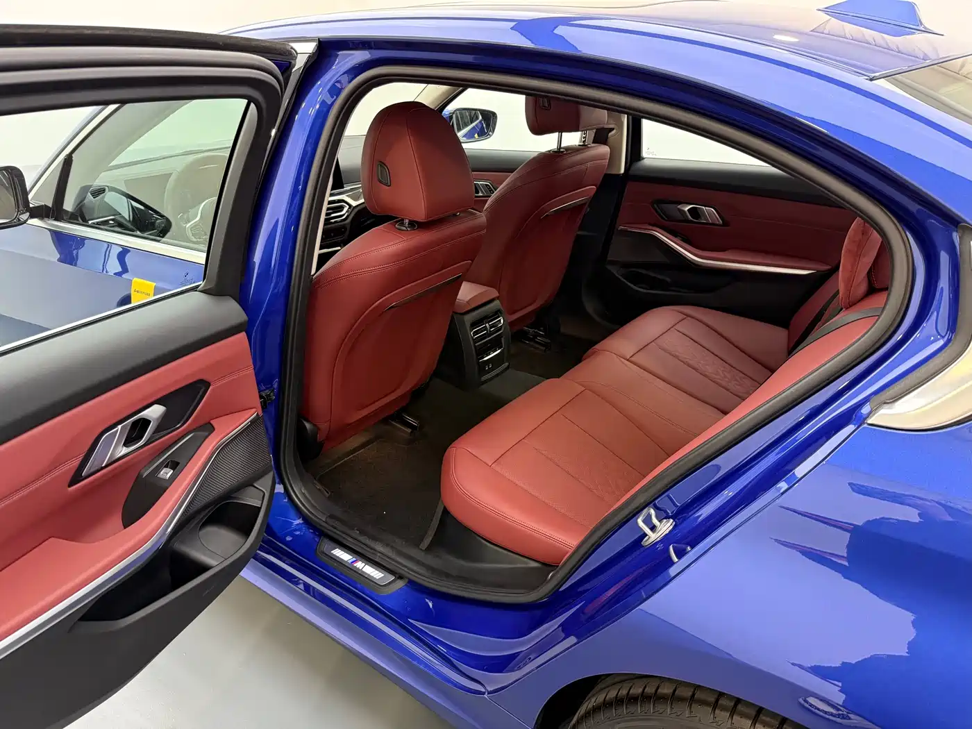 BMW 3 Series 2023 325Li xDrive M Sport Package фото 11