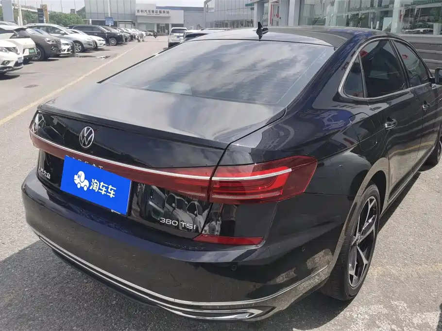 Volkswagen Passat 2025 Outstanding 380TSI Starlight Dragon Glory Edition фото 3