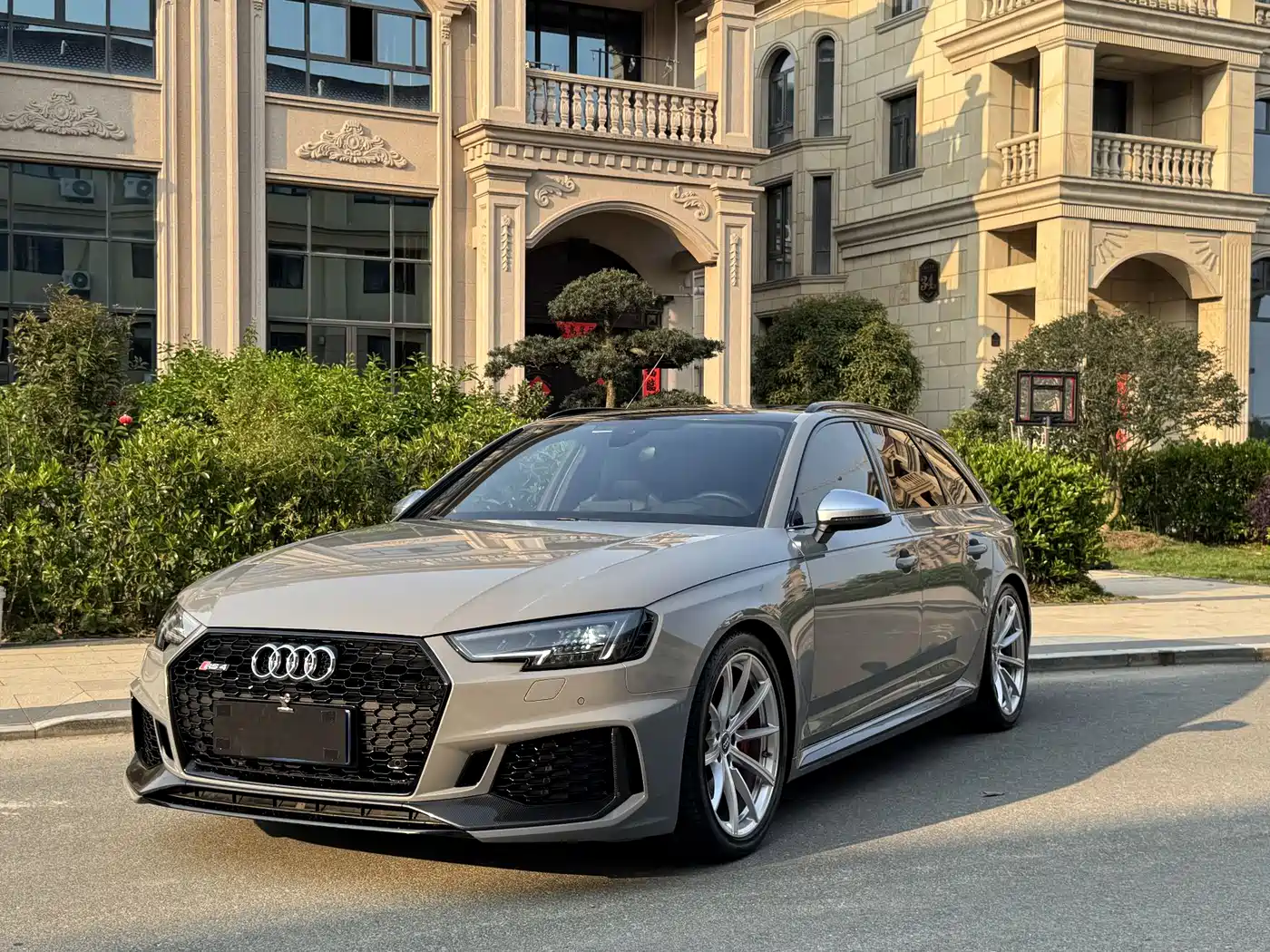 AUDI RS 4