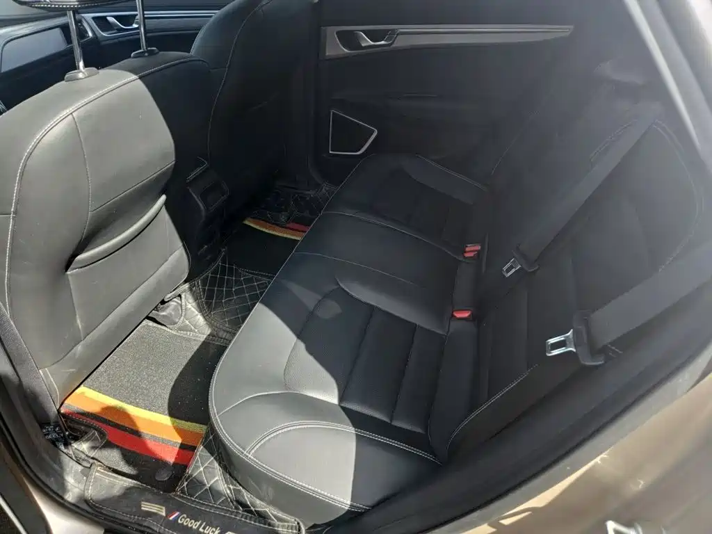 Photo 13 - Geely Emgrand GS