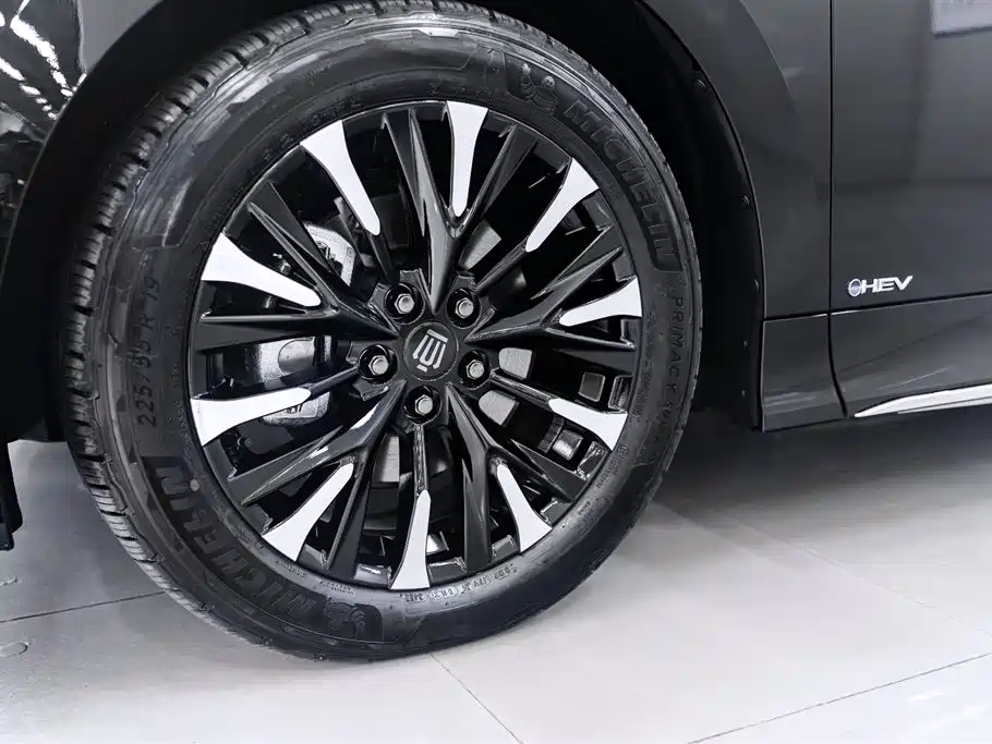 Toyota Vellfire 2024 Crown Hybrid 2.5L Executive Premium Edition фото 21