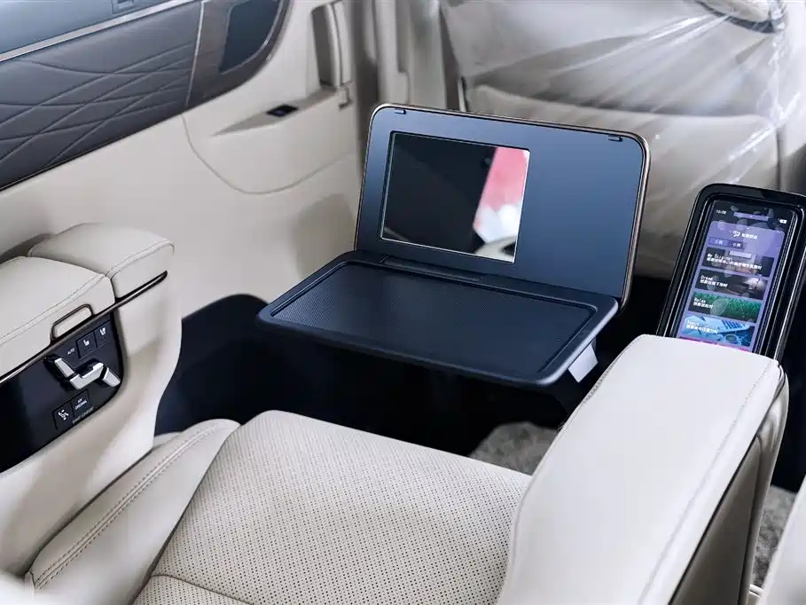 Toyota Vellfire 2024 Crown Hybrid 2.5L Executive Premium Edition фото 17