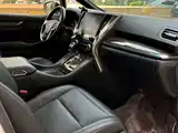 Фото 10 - Toyota Vellfire