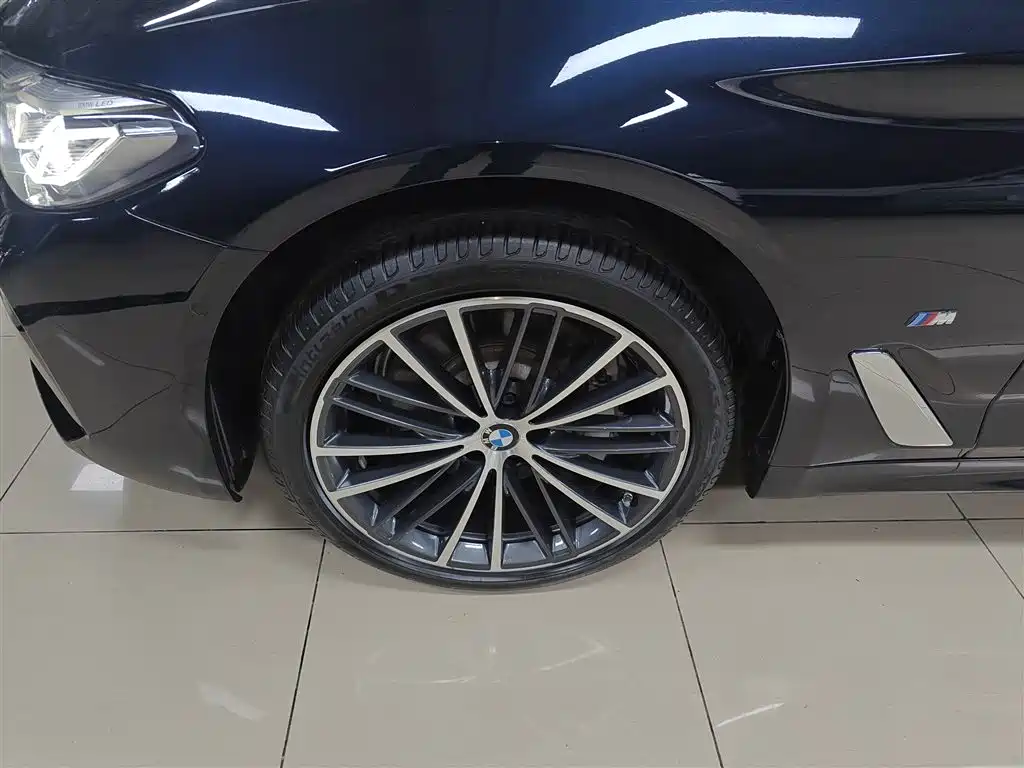 BMW 5 Series 2022 Facelift 530Li Leading M Sport Package фото 25