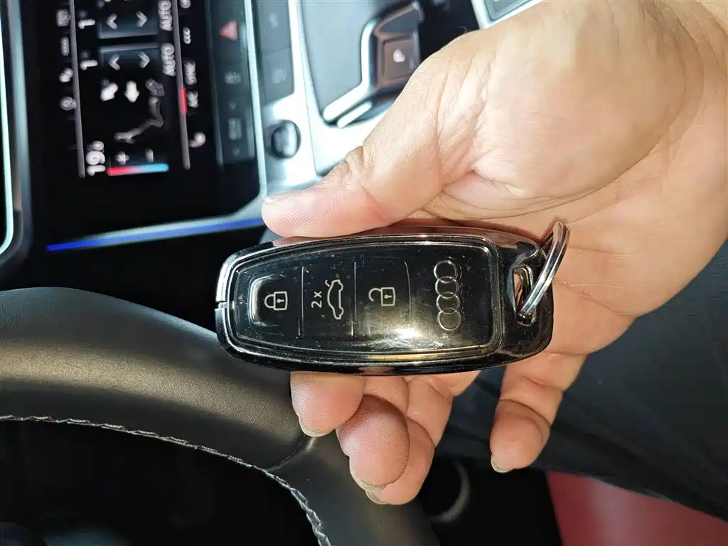 Audi A7L 2024 45 TFSI quattro Black Warrior Edition фото 12