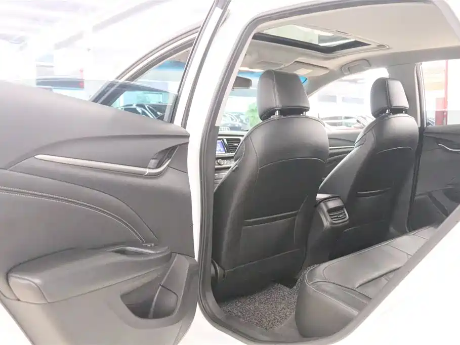 Buick Excelle 2015 18T Dual-Clutch Luxury фото 12