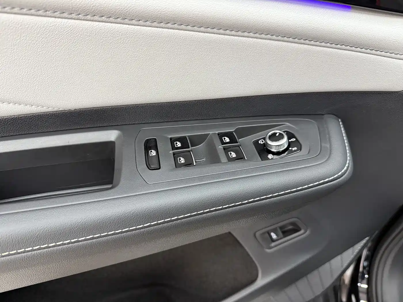Volkswagen Teramont 2024 380TSI 4WD Prestige Luxury Edition фото 12