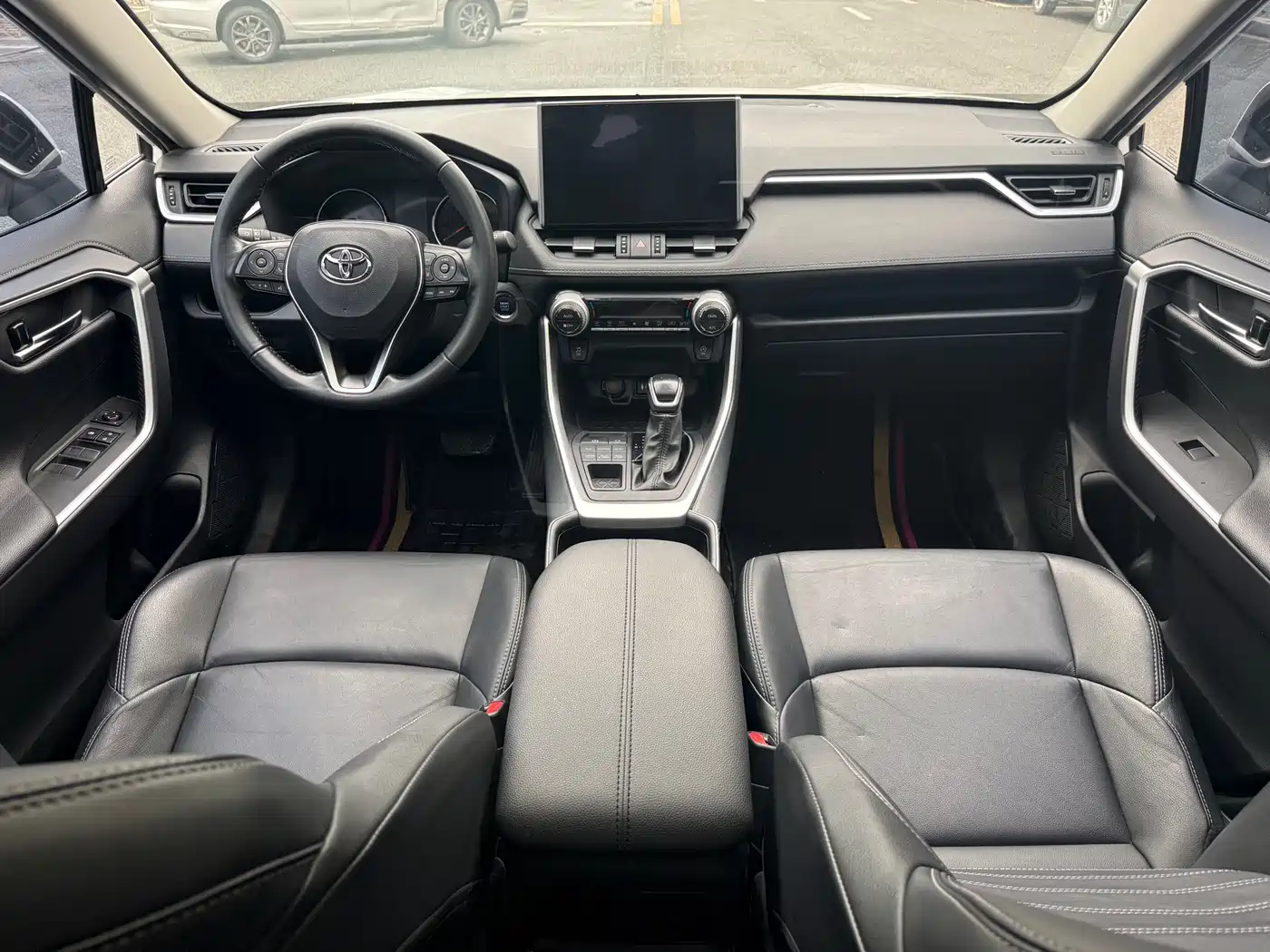 Toyota Wildlander 2022 2.0L CVT AWD Luxury Edition фото 12