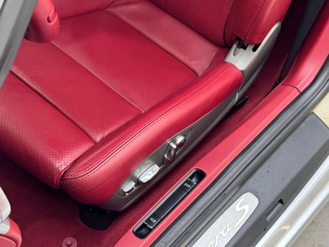 Porsche 911 2012 Carrera S 3.8L фото 11