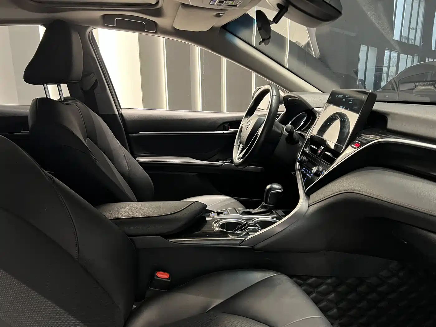 Toyota Camry 2021 2.0G Luxury Edition фото 8