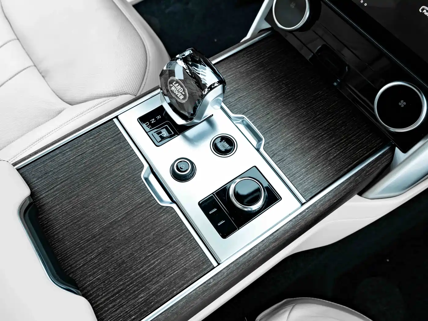 Photo 13 - Land Rover Range Rover