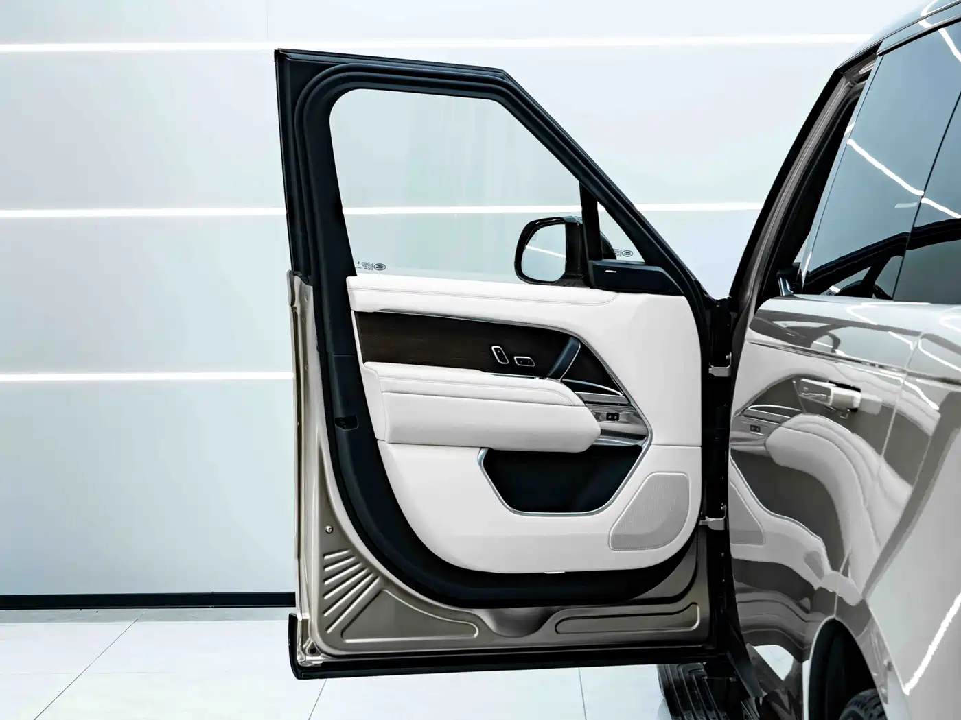Photo 19 - Land Rover Range Rover