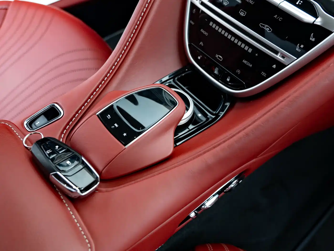 Aston Martin DB11 2022 2022 4.0T V8 Coupe