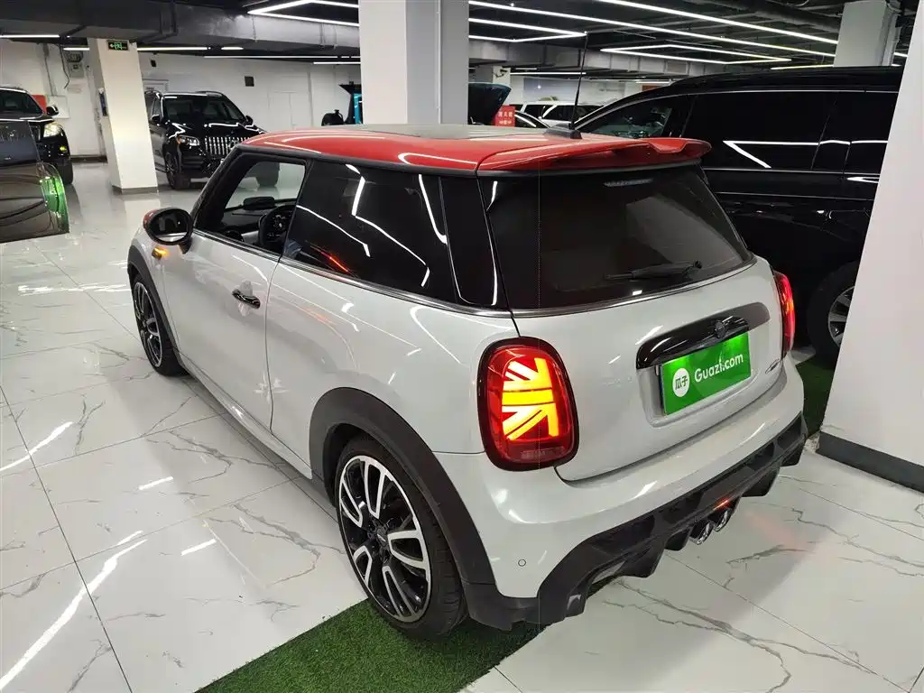 MINI JCW