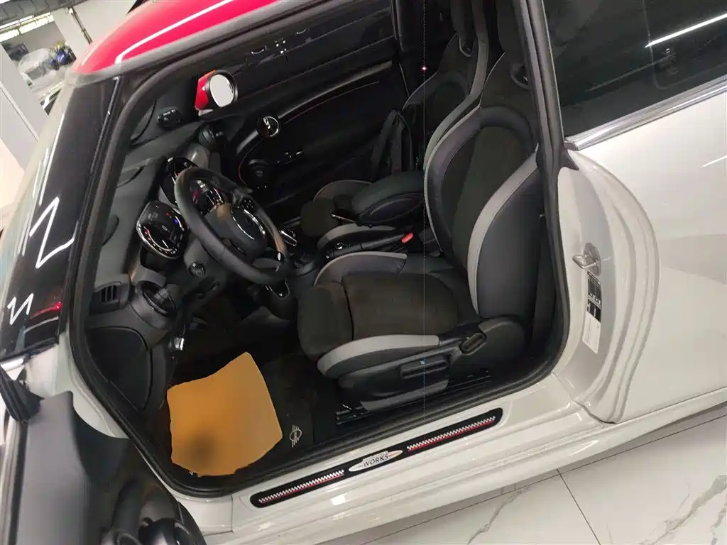 MINI JCW