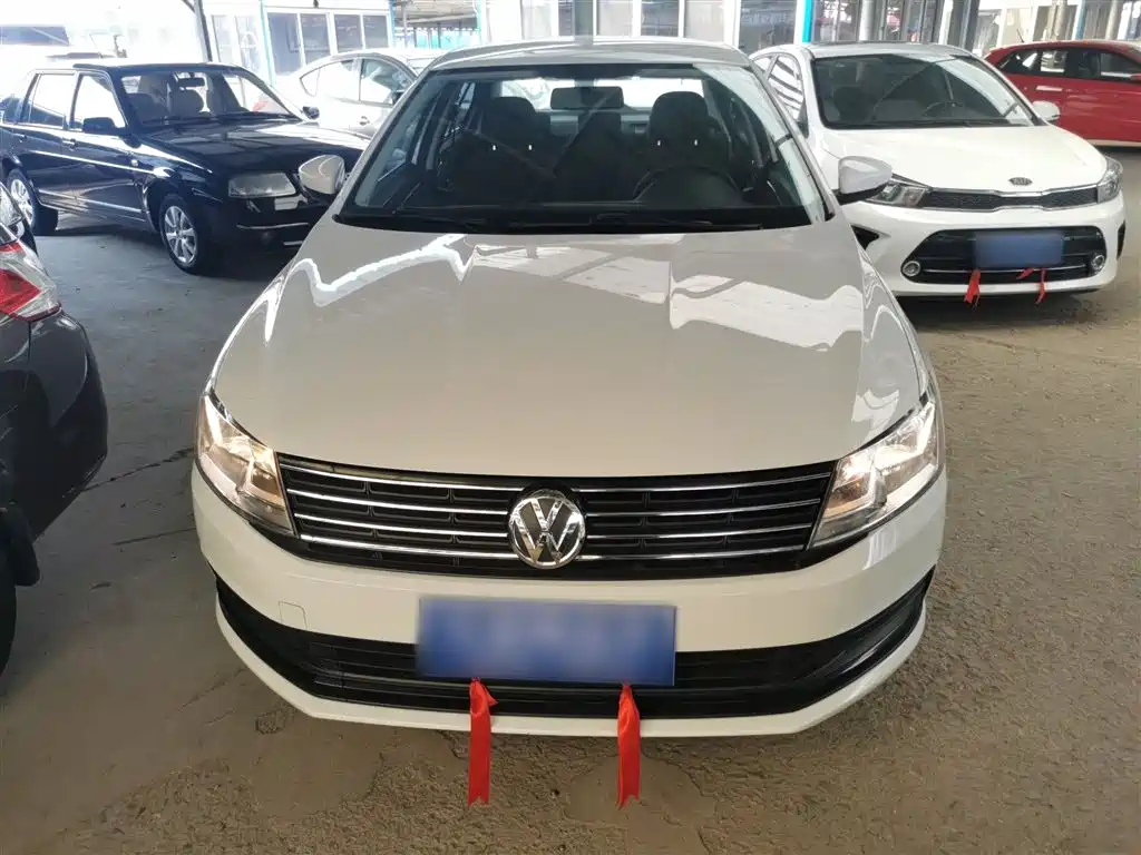 Volkswagen Lavida 2017 1.6L Manual Trend Edition фото 3