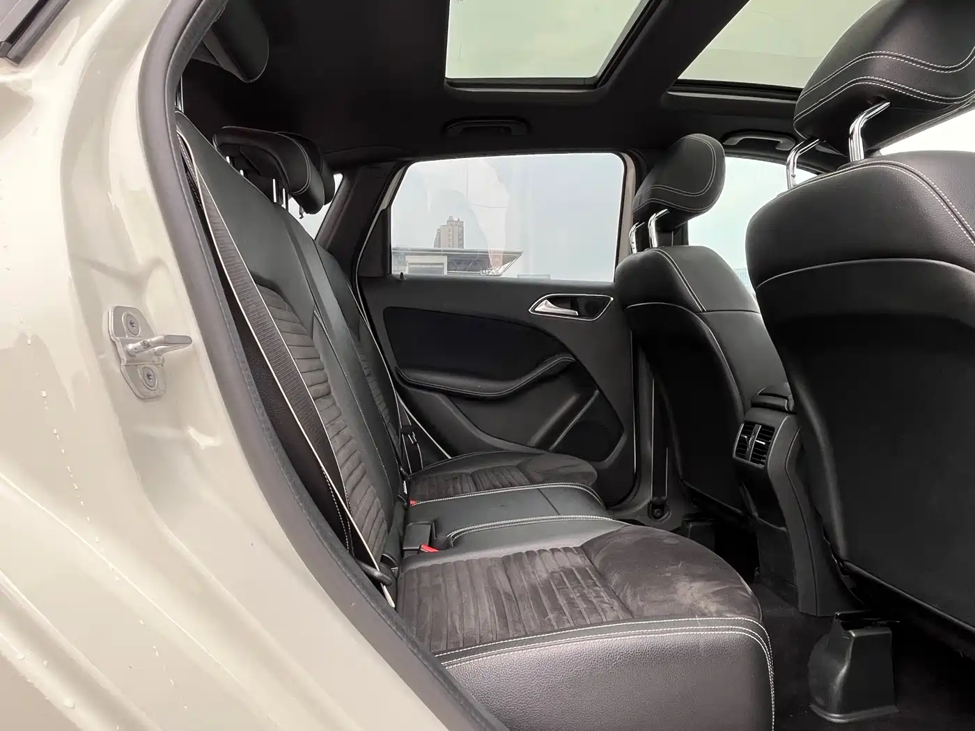 Mercedes-Benz B-Class 2017 B 200 Polar Limited Edition фото 16