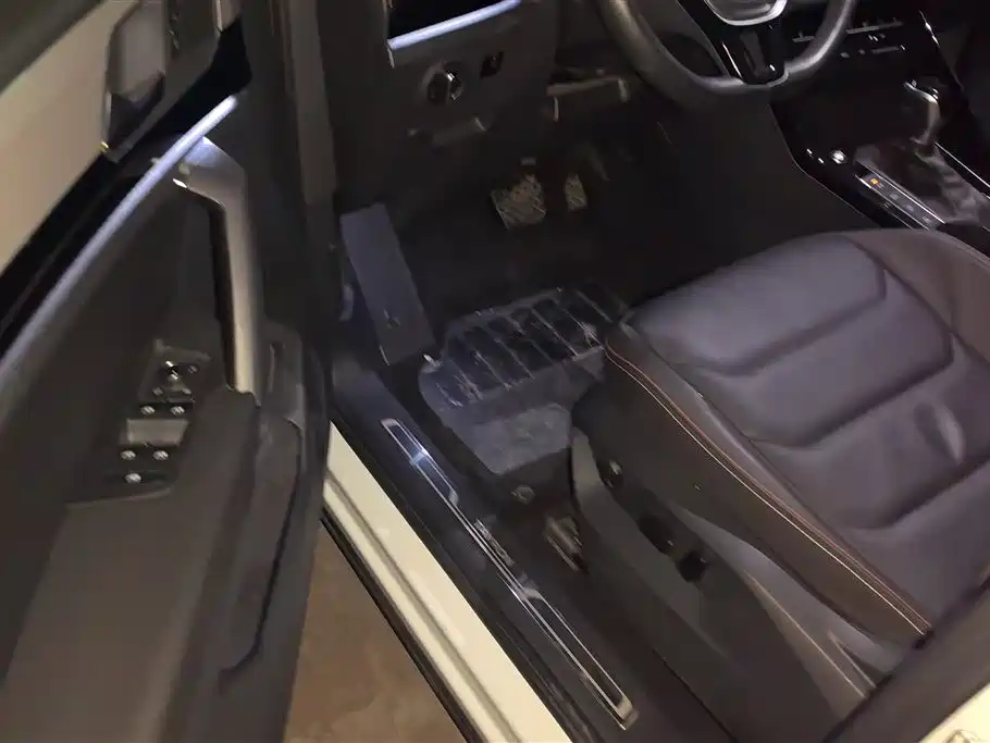 Volkswagen Tayron 2022 280TSI 2WD Luxury Smart Connect Edition фото 9