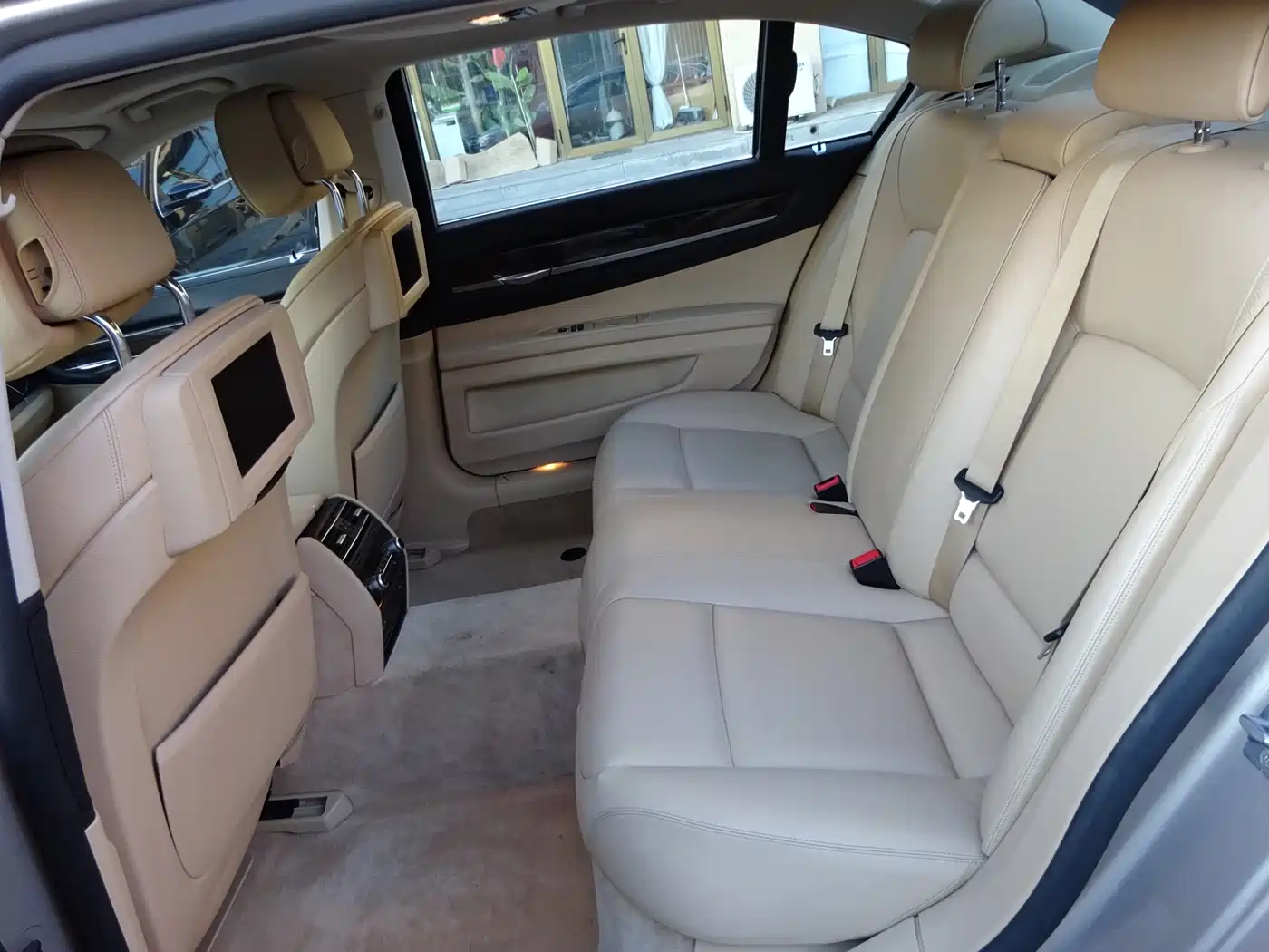 BMW 7 Series 2011 730Li Elegance фото 15