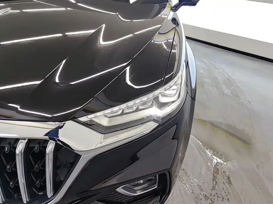 Hongqi HS5 2022 Facelift 2.0T Smart Flag Enjoyment Edition фото 5