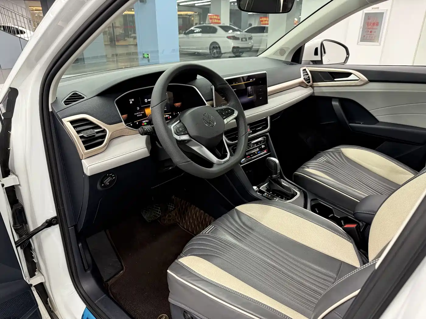 Volkswagen Tharu 2024 300TSI 2WD Bright Moon Edition фото 18
