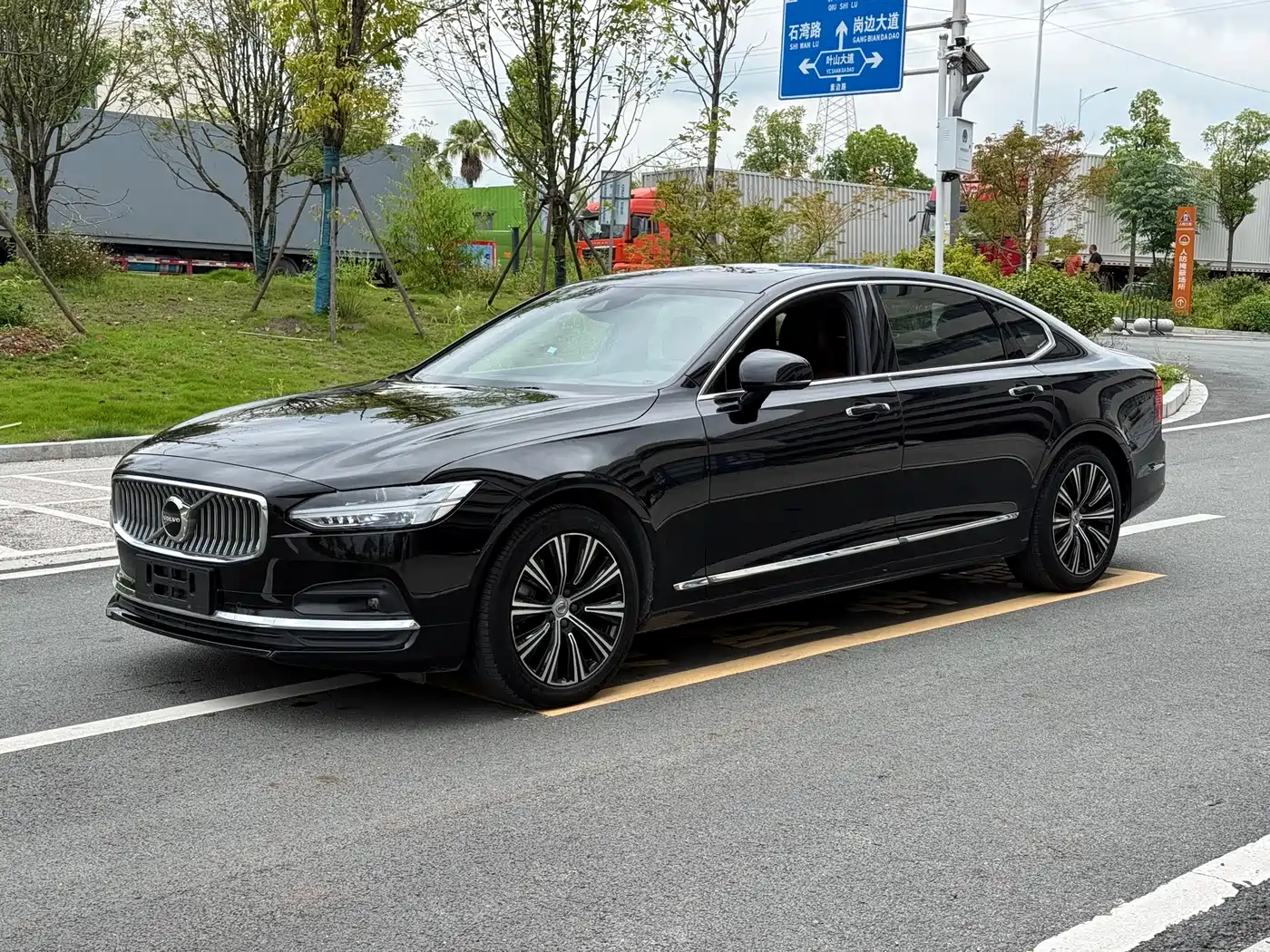 Volvo S90 2021 Model B5 Momentum Sport Edition
