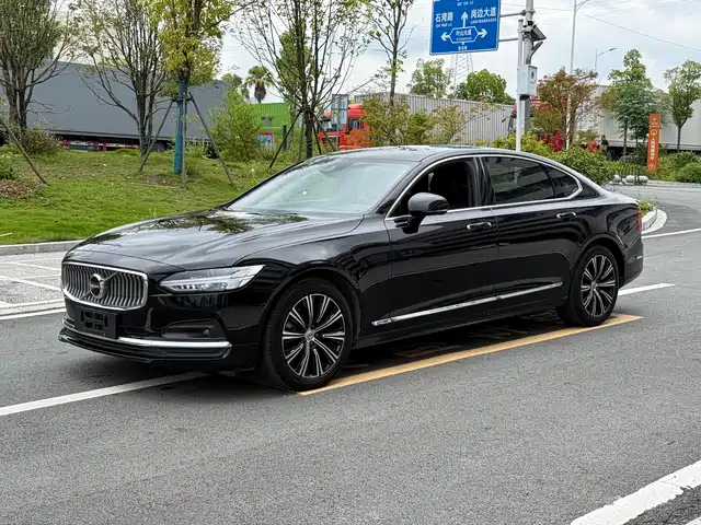 Volvo S90 2021 Model B5 Momentum Sport Edition