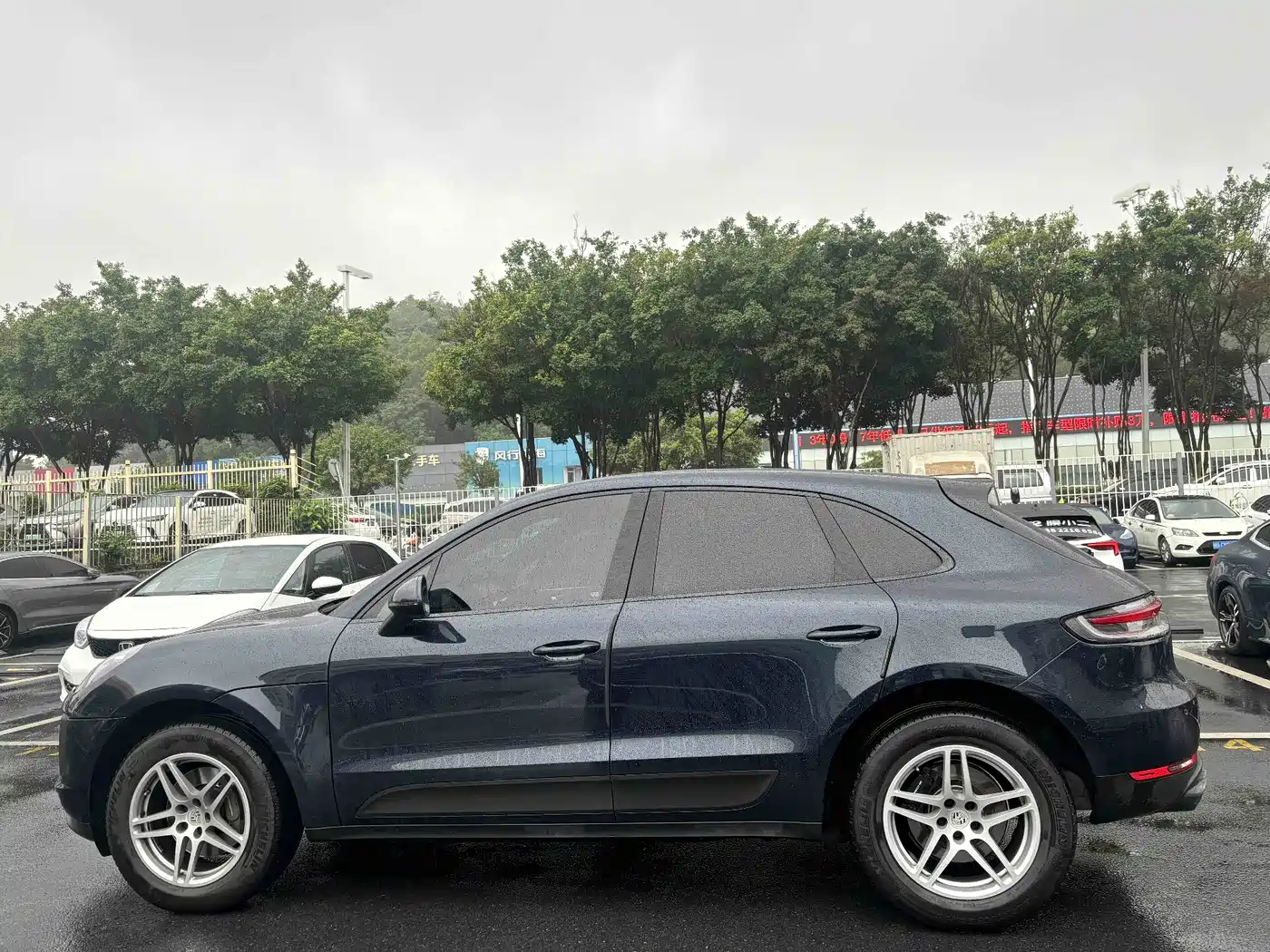 PORSCHE MACAN