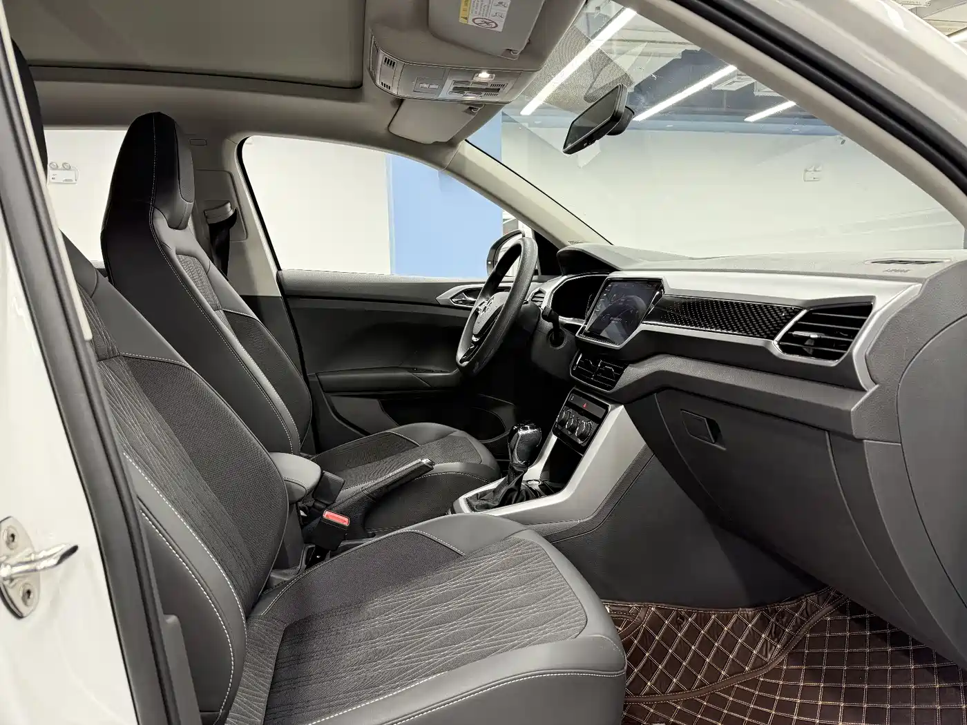 Volkswagen T-Cross 2022 280TSI DSG Luxury Edition фото 34