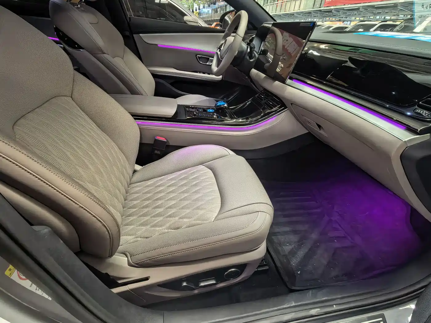 BYD Han 2025 Model EV 701KM Luxury Version фото 8
