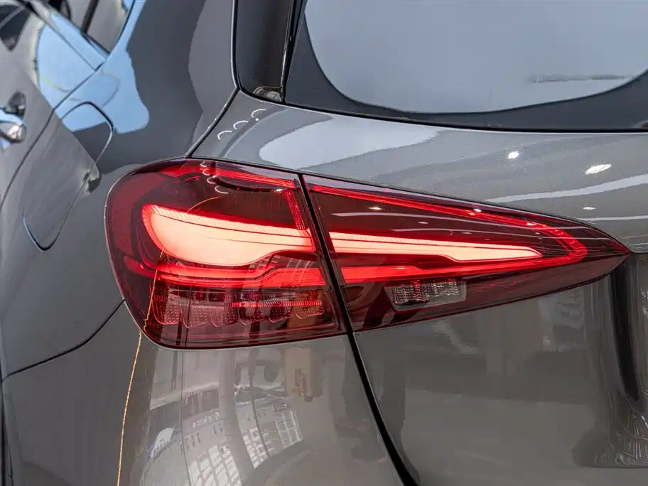 Mercedes-Benz A-Class AMG (Import) 2025 AMG A 35 4MATIC фото 23