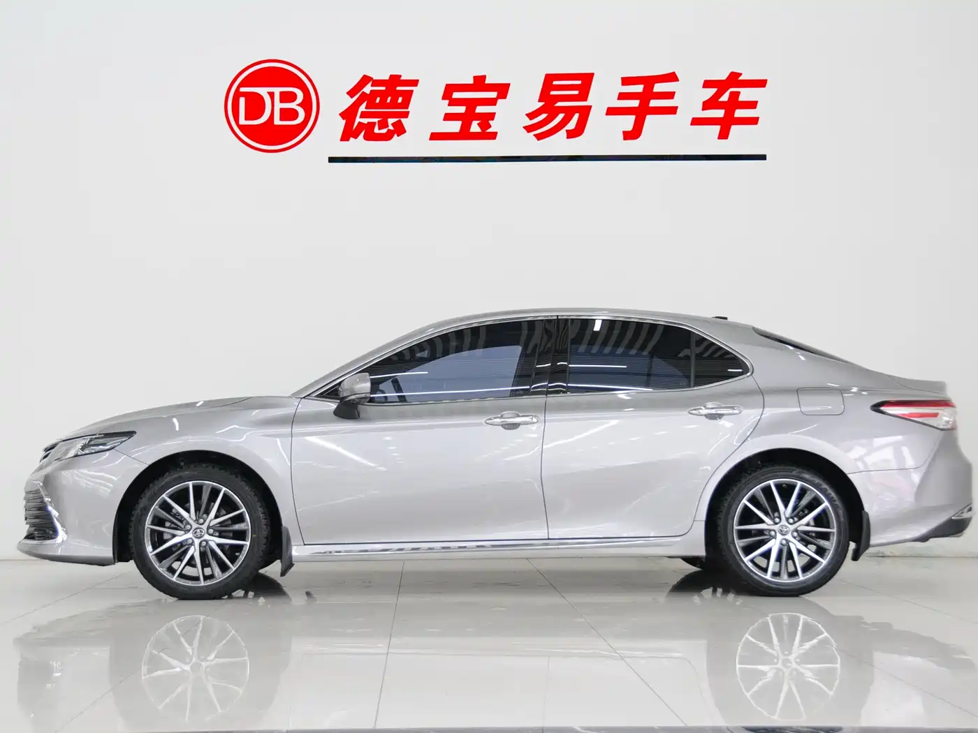 Toyota Camry 2023 2.5G Luxury Edition фото 3