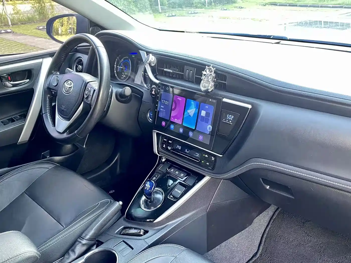 Фото 8 - Toyota Corolla