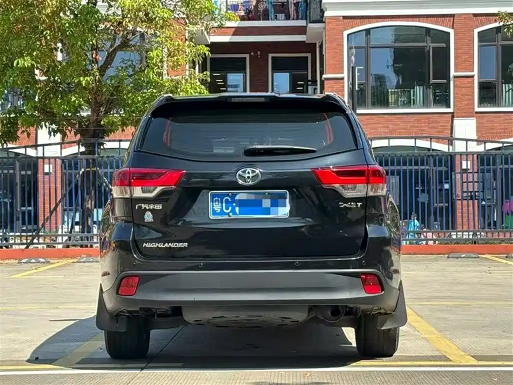 Toyota Highlander 2021 2.0T FWD Luxury 7-Seater фото 8