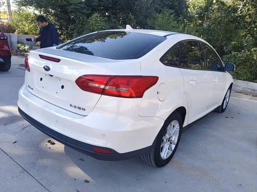 Ford Focus 2018 2018 Sedan Classic 1.6L Manual Trend Smart Edition