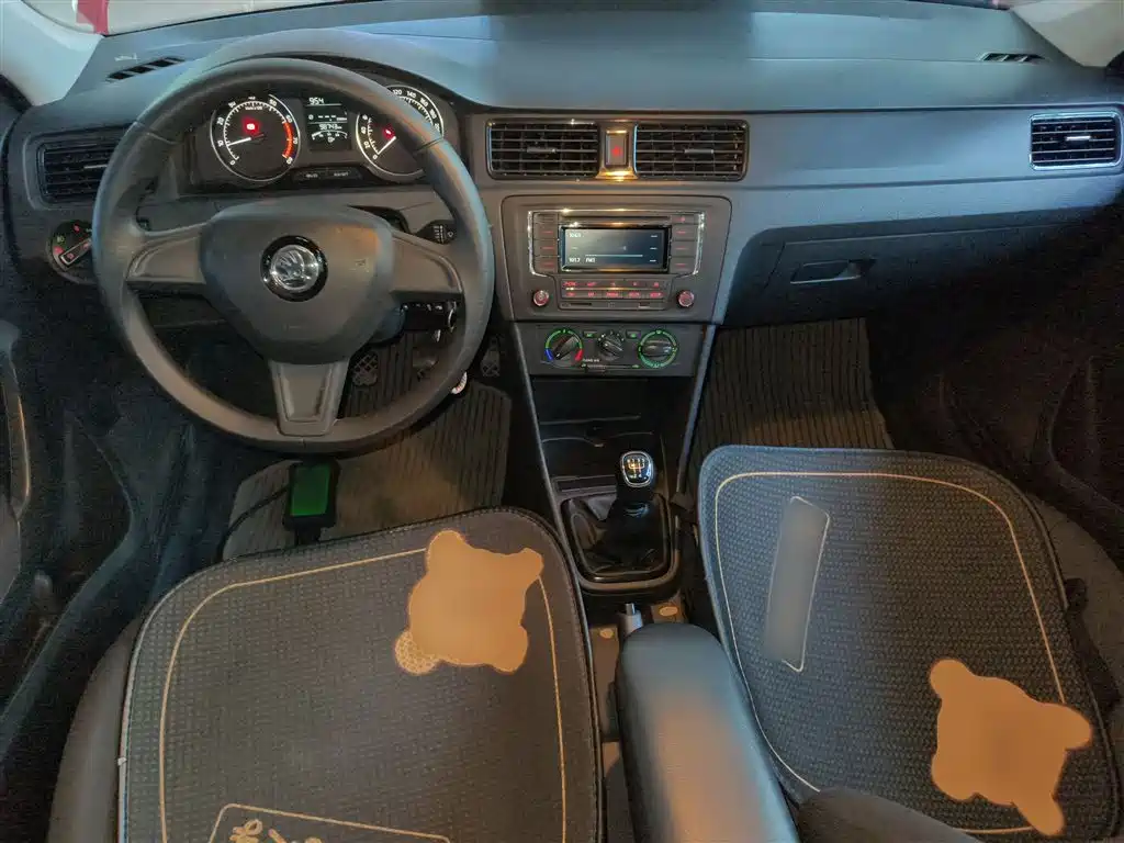 Škoda Skoda Rapid Spaceback 2016 Facelift 1.4L Manual Forward Edition фото 6