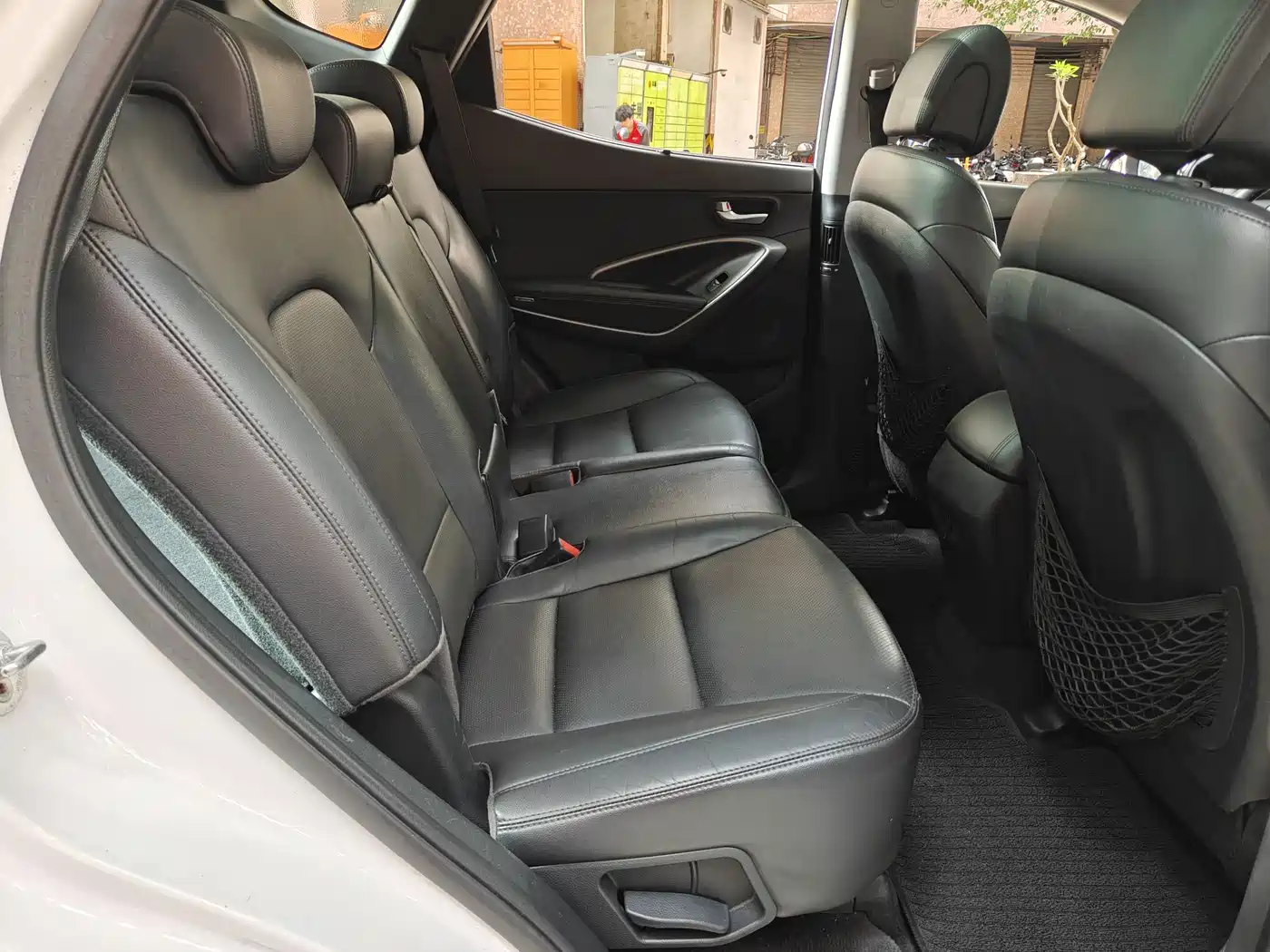 Hyundai Santa Fe 2015 2.4L Automatic 2WD Smart 5-seater фото 15