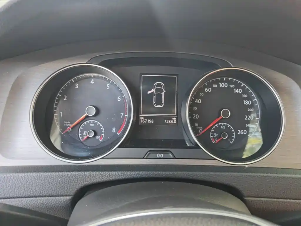 Photo 16 - Volkswagen Golf