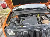 Photo 20 - Jeep Renegade