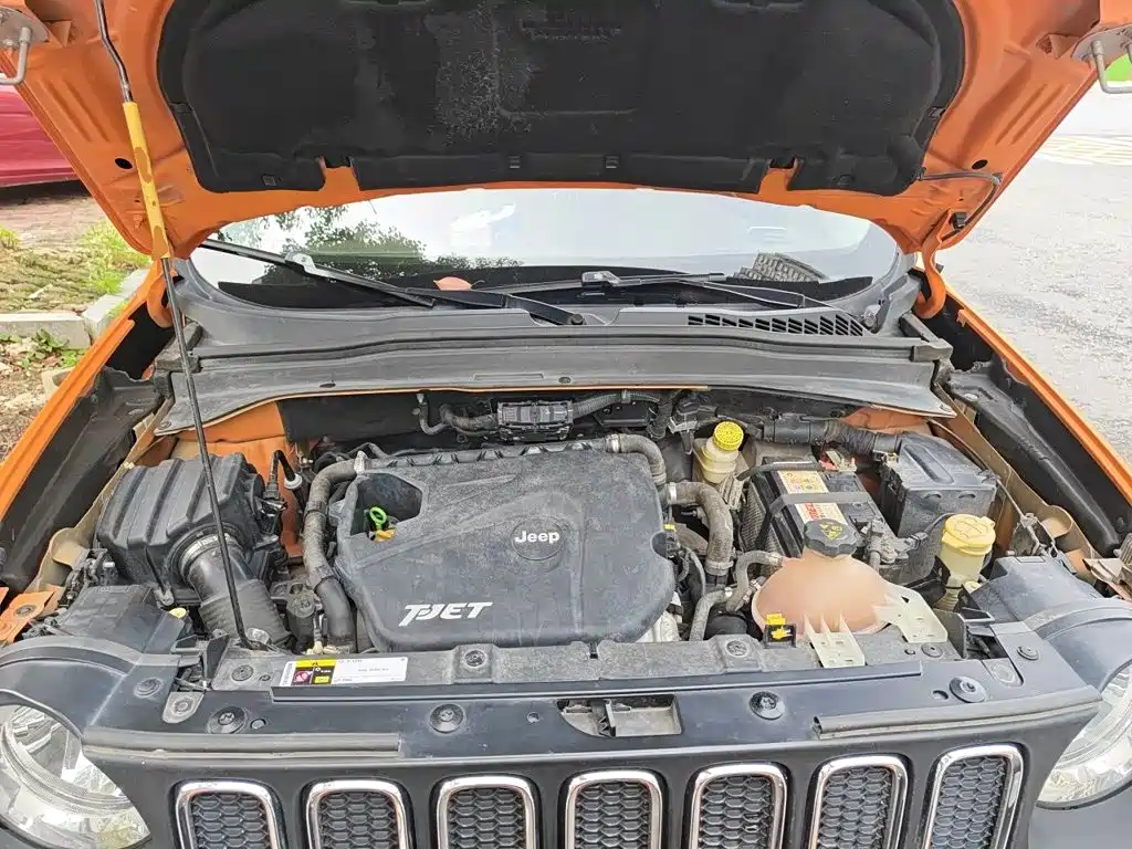 Photo 16 - Jeep Renegade
