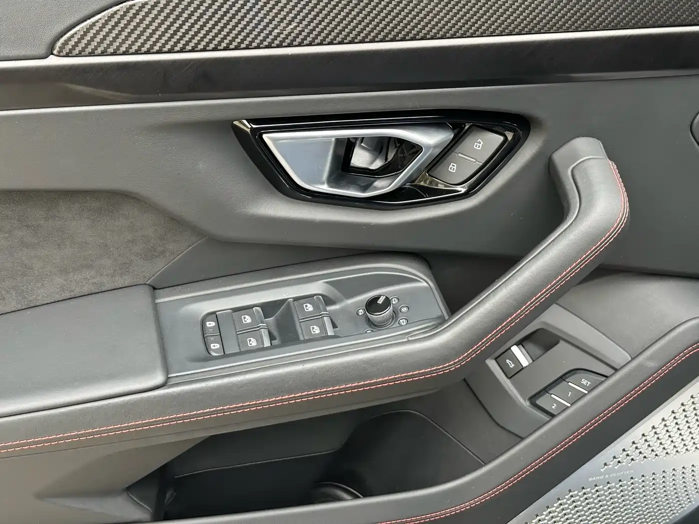 Lamborghini Urus 2021 4.0T V8 фото 25